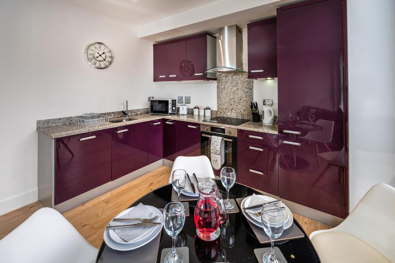 Modern & Spacious 2-Bed Flat With Secure Parking Reading Extérieur photo