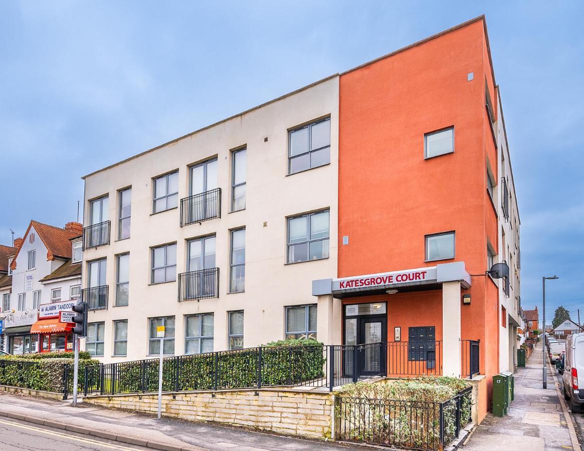 Modern & Spacious 2-Bed Flat With Secure Parking Reading Extérieur photo